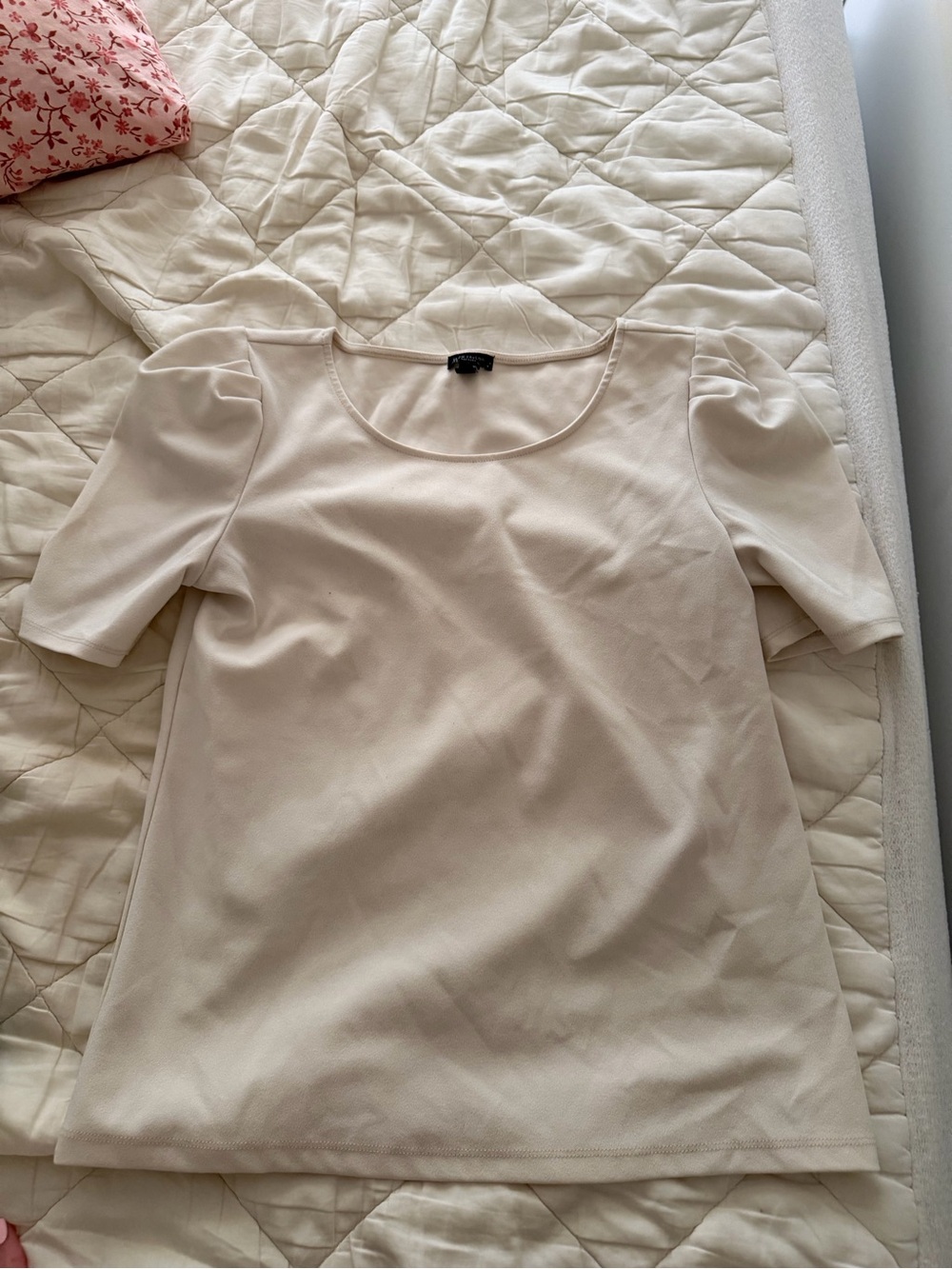 Ann Taylor Cream Scoop Neck Short Sleeve Top
